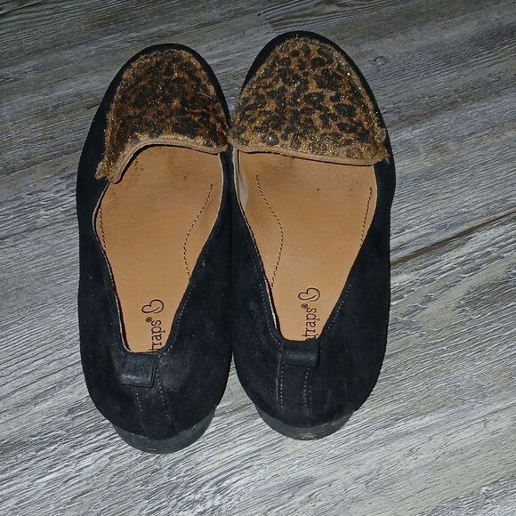 Baretraps Elliana Black Suede Flat with Leopard Print Women SZ 7M - Picture 5 of 8